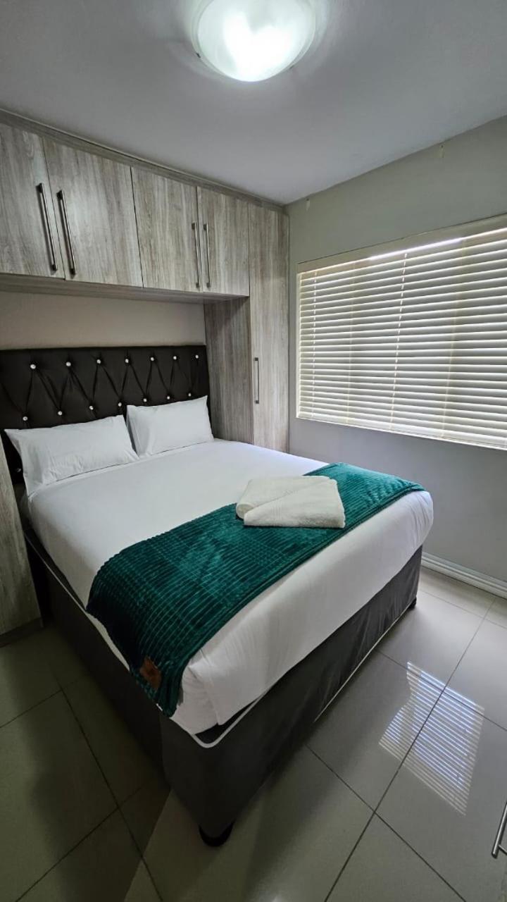 Summersands 83 North Durban- 2 Bedrooms *